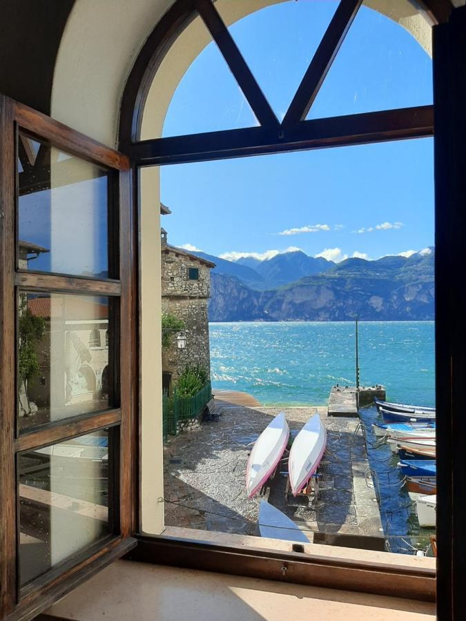 Klimt'S Mill Overlooking Port Malcesine Extérieur photo