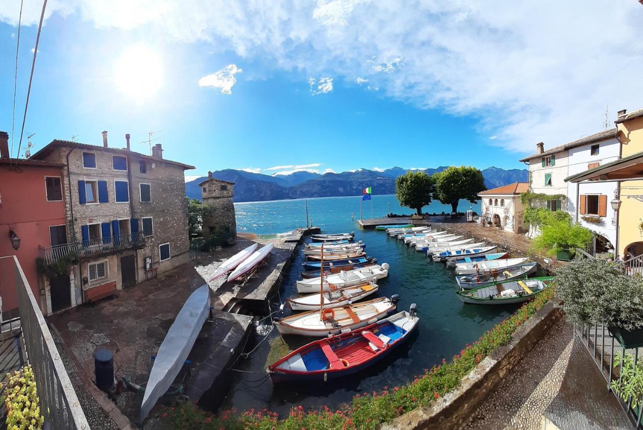 Klimt'S Mill Overlooking Port Malcesine Extérieur photo